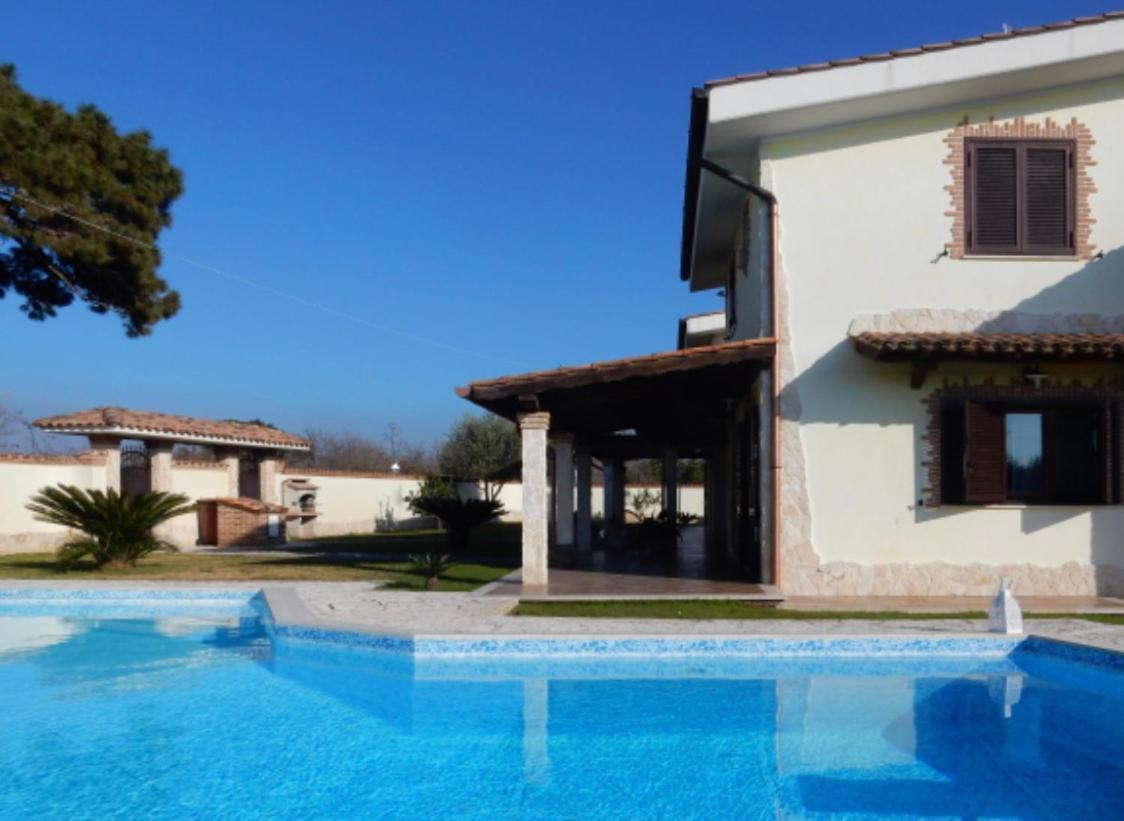 Gold House Luxury Anzio Villa Exterior photo