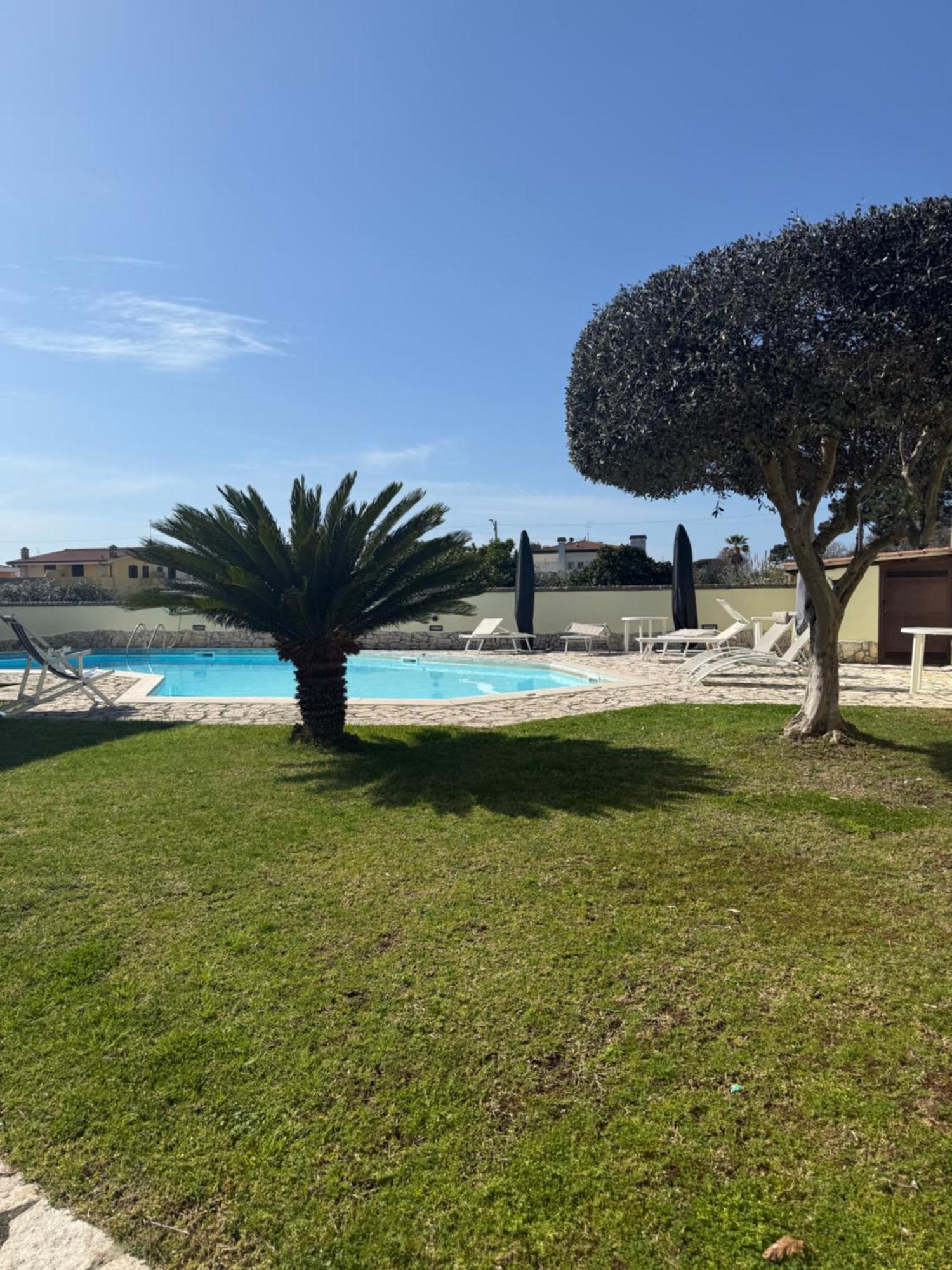 Gold House Luxury Anzio Villa Exterior photo